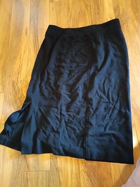 Talbot Classic Black Women's Midi Skirt